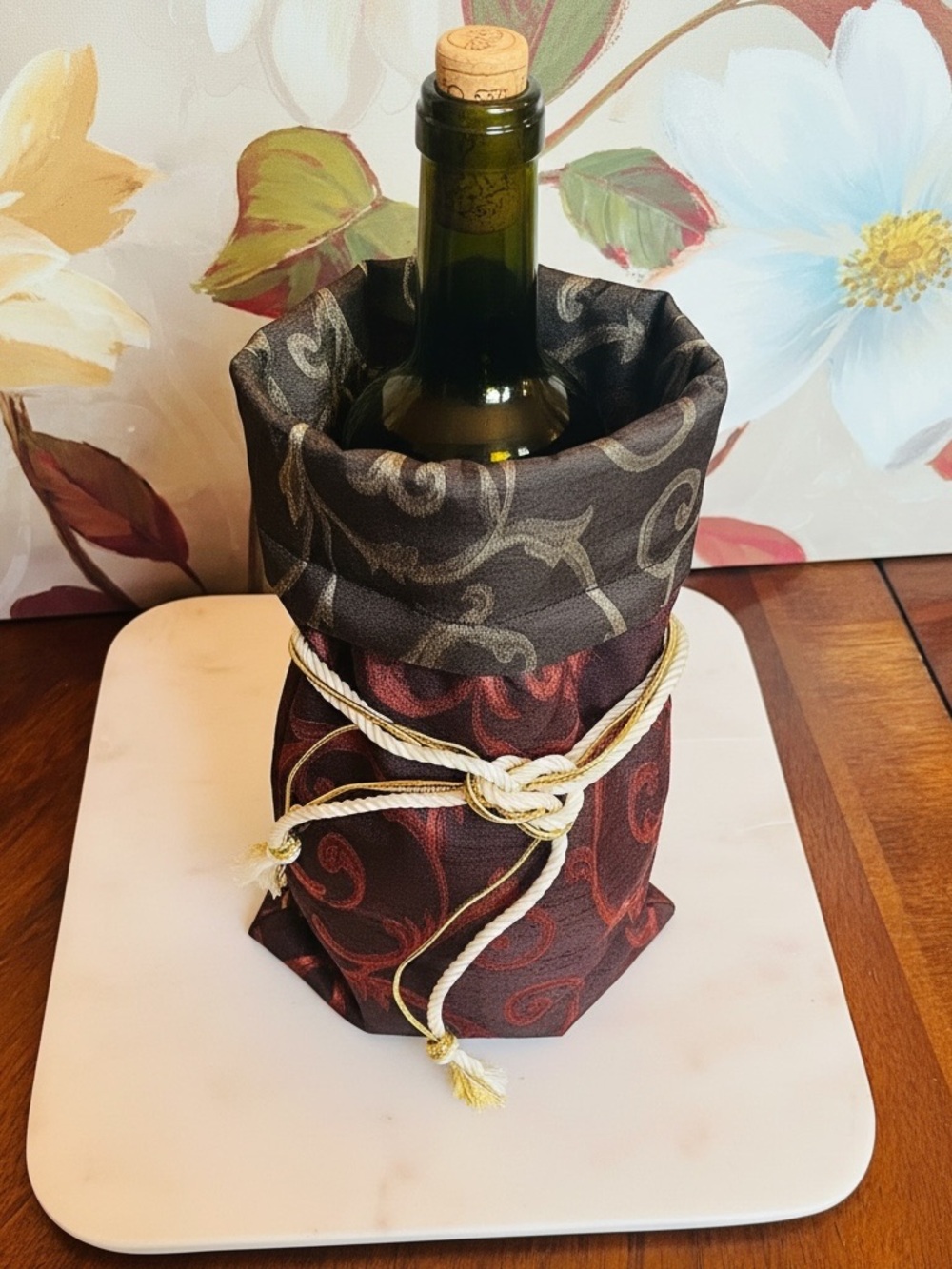 Silk-Like Brocade Wine Bottle Gift Pouch w/Embroidery & Drawstring (Like New) - Picture 4 of 11